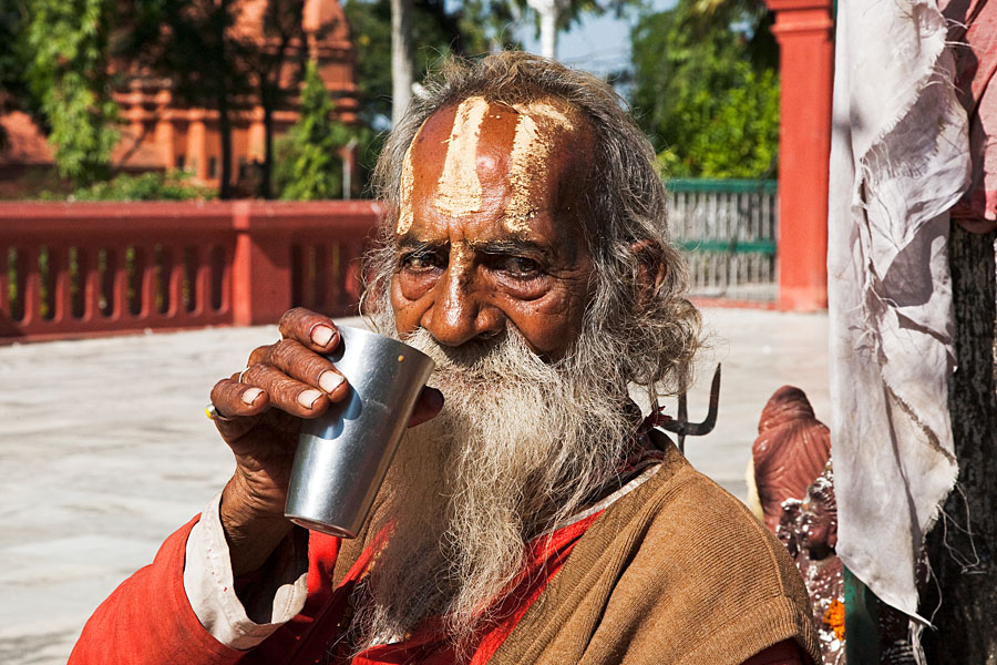  Sadu at at Sivadol temple of Siva sagar
